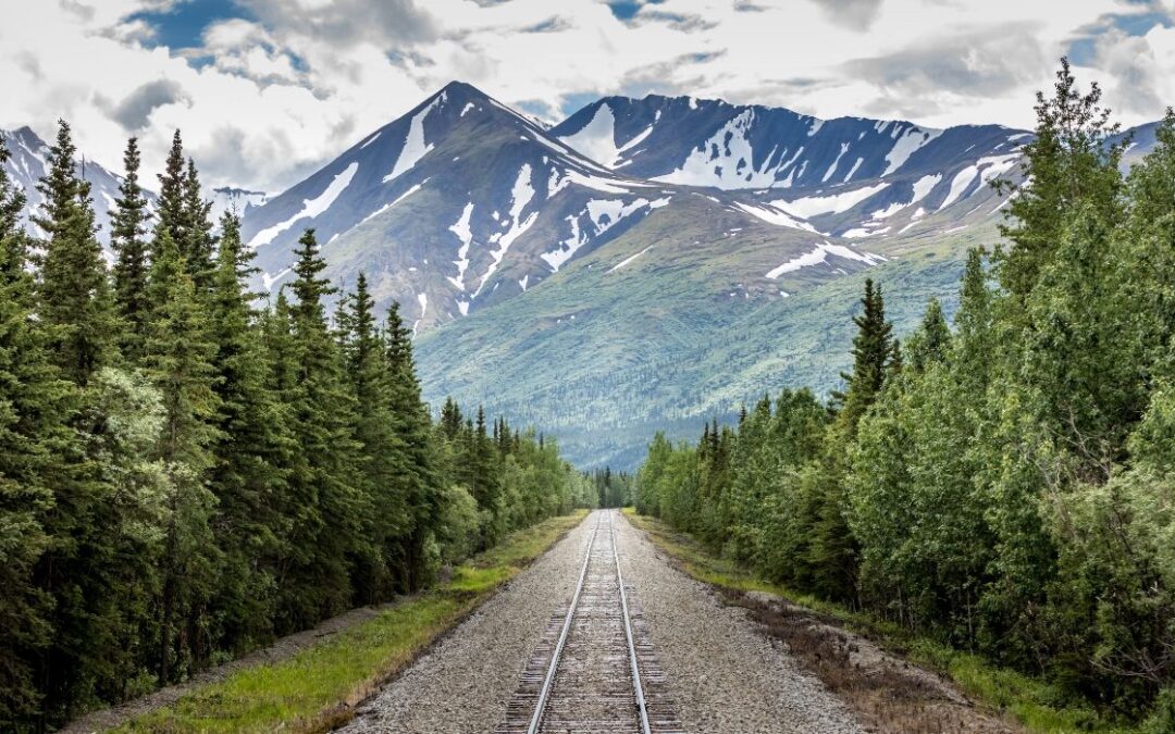 Explore Alaska’s Glaciers On The Dramatic Glacier Discovery Train ...